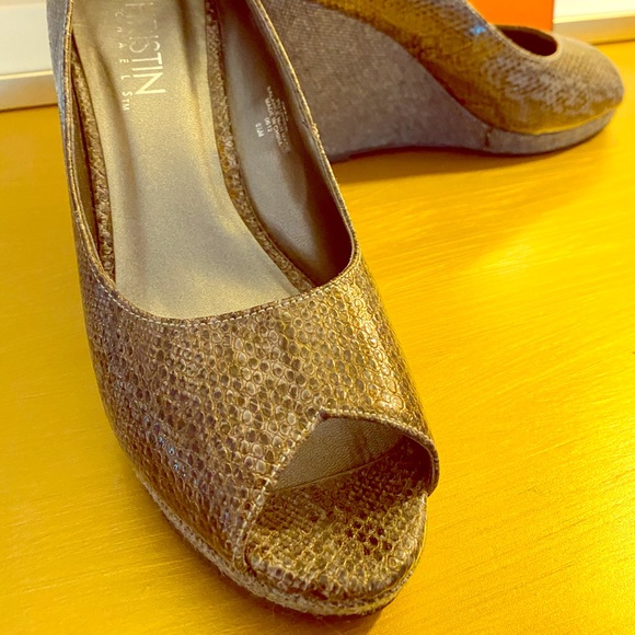 Christin Michaels Tweed Platform Wedges - Picture 2 of 4